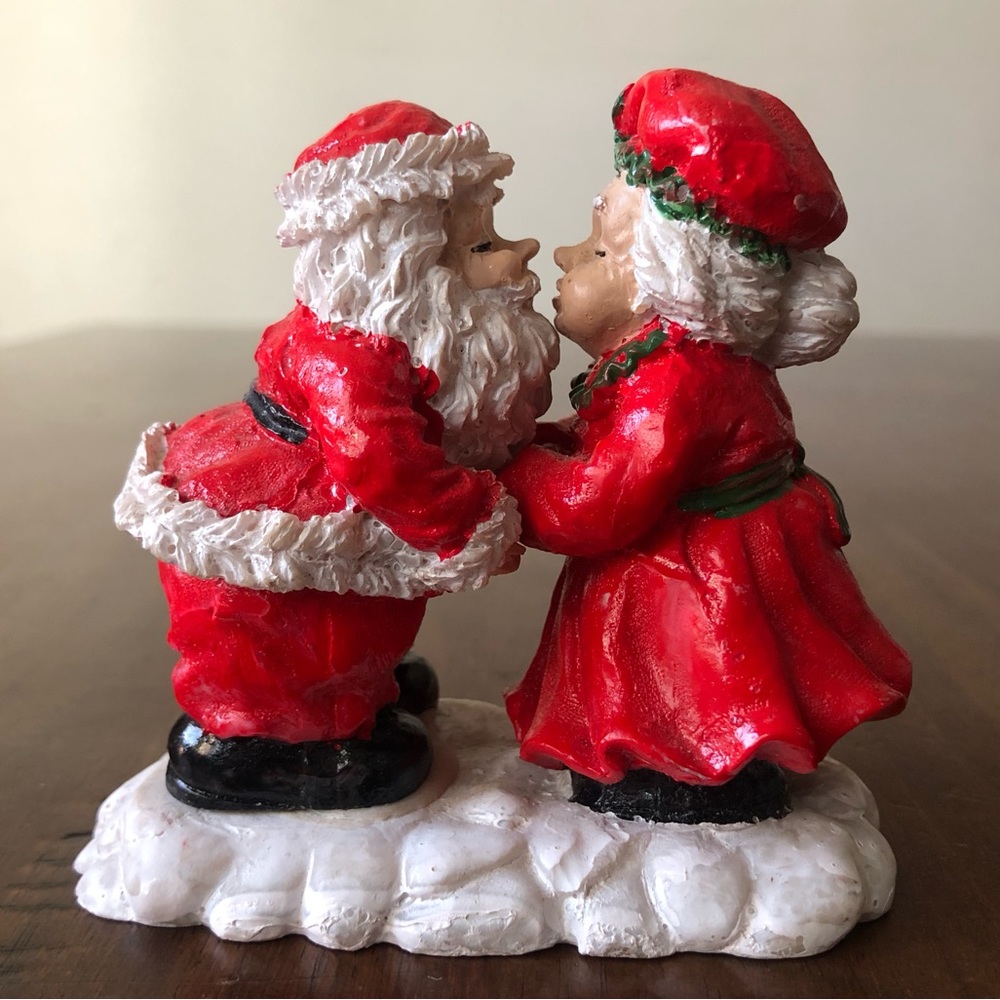 Vintage Mr & Mrs Claus Figurine